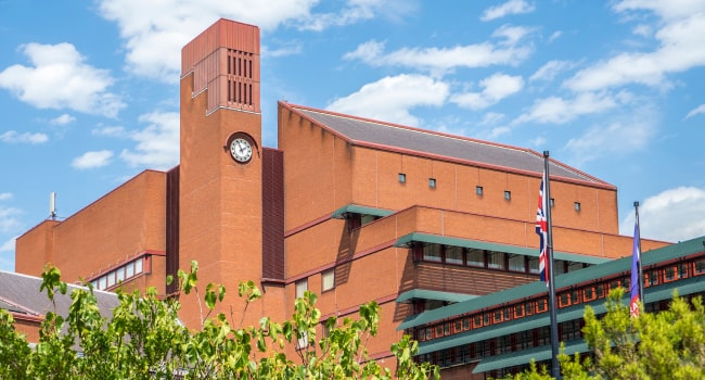 The outside of the 幸运飞行艇开奖结果查询网 building in St Pancras, London